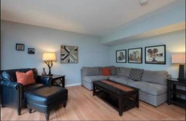 Main picture of 705 Lake Ave