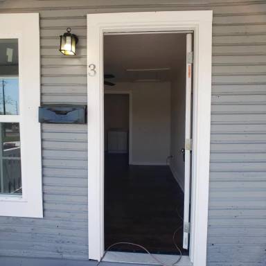 Main picture of 1529 N Walters