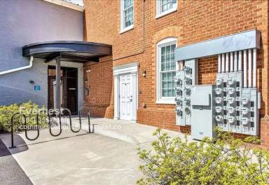 Main picture of 6 S Harvie St