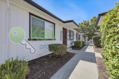 Main picture of 1065 Santiago Ave