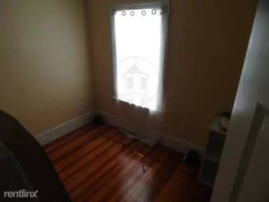Main picture of 6 White Street Pl