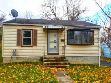 Main picture of 132 Hughes Pl