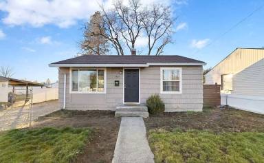 Main picture of 5707 N Lindeke St