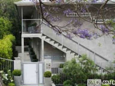 Main picture of 1148 N Clark St
