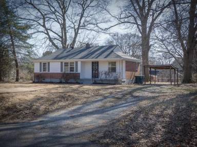 Main picture of 409 Sullivan Dr