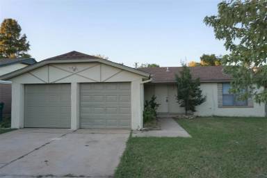 Main picture of 7517 NW 113th St