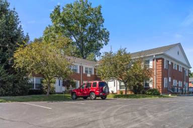 Main picture of 3733 Hillsboro Rd