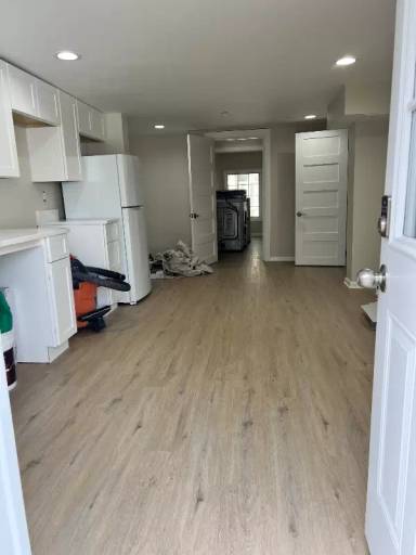 Main picture of 215 E 24th Ave