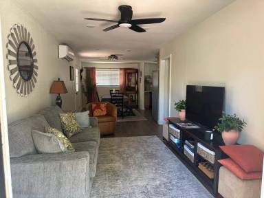 Main picture of 832 18th St