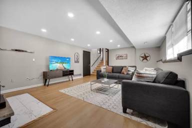 Main picture of 454 Francis St