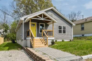 Main picture of 705 Gray Ave