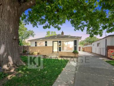 Main picture of 4147 Campbell St