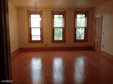 Main picture of 206 N Main St