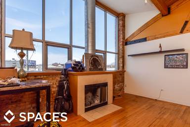 Main picture of 933 W Irving Park Rd