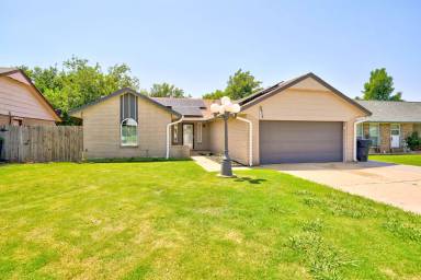 Main picture of 9913 S Klein Ave