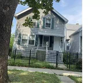 Main picture of 7822 S Marquette Ave