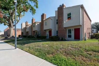 Main picture of 3901 Woodchase Dr