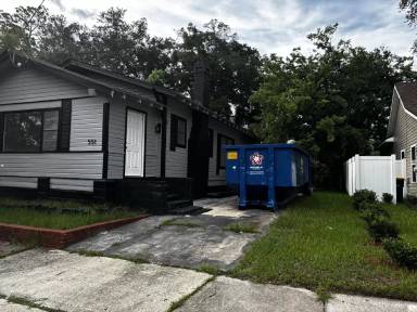 Main picture of 551 W 17th St