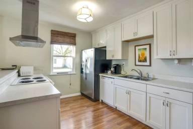 Main picture of 1302 Mlk Blvd
