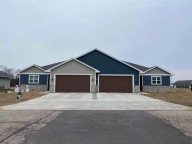 Main picture of 106 Lake Rd