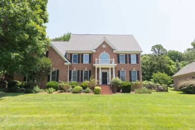 Main picture of 6110 Chalet Dr