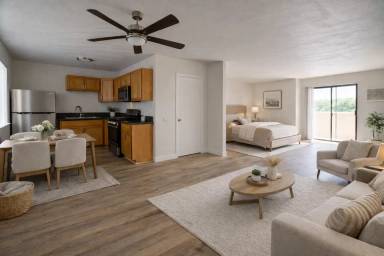 Main picture of 709 E Chestnut Ave