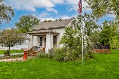 Main picture of 121 Williams St