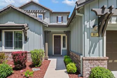 Main picture of 907 Aubree Ln