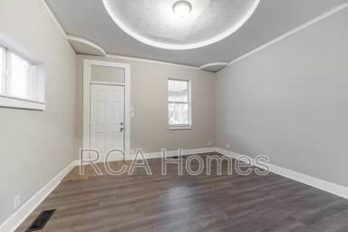 Main picture of 702 Sanders St