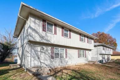Main picture of 202 Fairlane St
