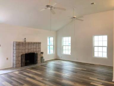 Main picture of 302 Pecan Dr
