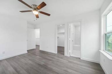 Main picture of 7804 Crestview Dr