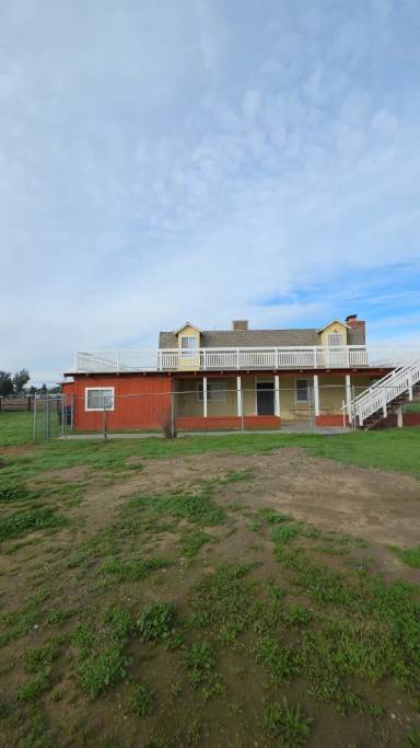 Main picture of 33123 9th St