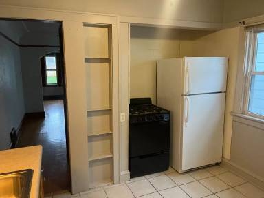 Main picture of 2053 S 68th St