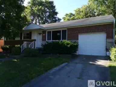 Main picture of 1063 Thunderbird Ave