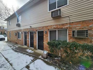 Main picture of 393 E Oakland Ave