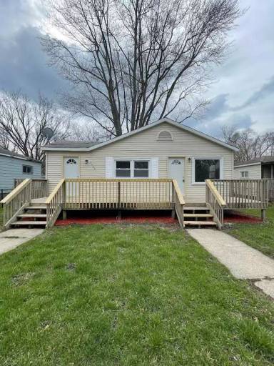 Main picture of 3464 Iowa St