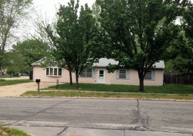 Main picture of 1500 E 27th St