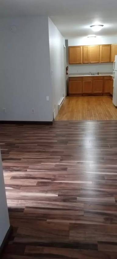 Main picture of 3738 Front St