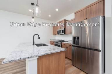 Main picture of 5037 E Woodward Ln
