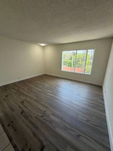 Main picture of 2324 S Marvin Ave