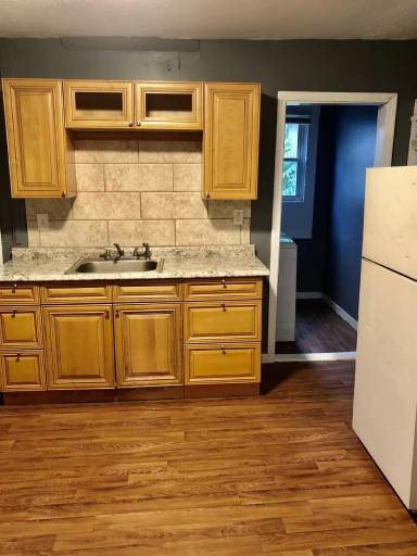 Main picture of 30 Easton Ave