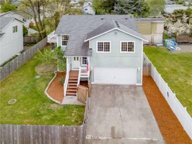Main picture of 128 131st St E