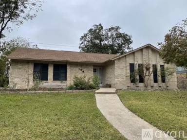 Main picture of 104 Skyloop Dr