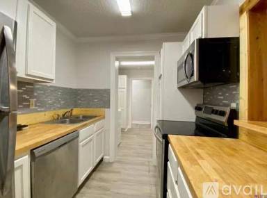 Main picture of Highlander Condominiums