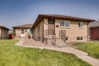 Main picture of 3691 N Glencoe St