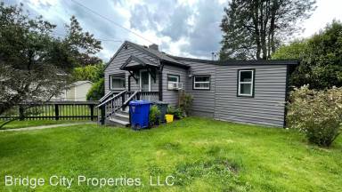 Main picture of 3833 SE 76th Ave