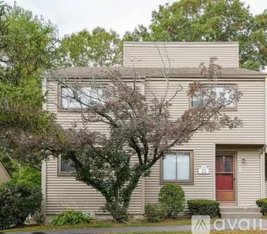Main picture of 16 Greenbriar Dr