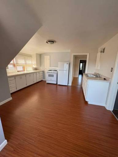 Main picture of 2132 S 75th St