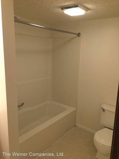 Main picture of 502 W Green St
